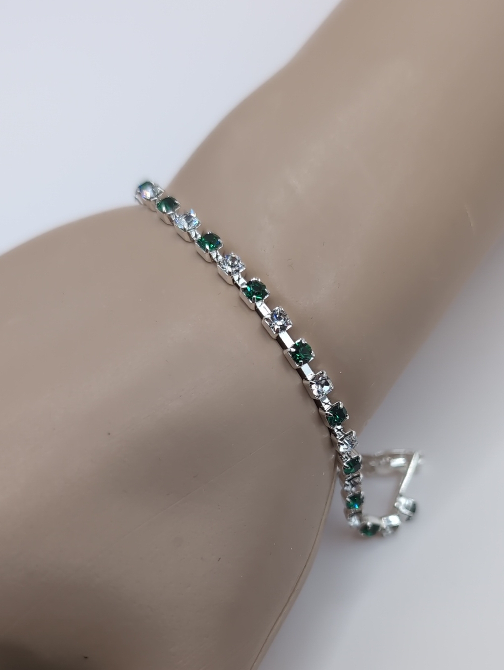 Elegant Sparkly Green & Silver Tennis Bracelet Made With Swarovski Crystals NEW! - Picture 2 of 11